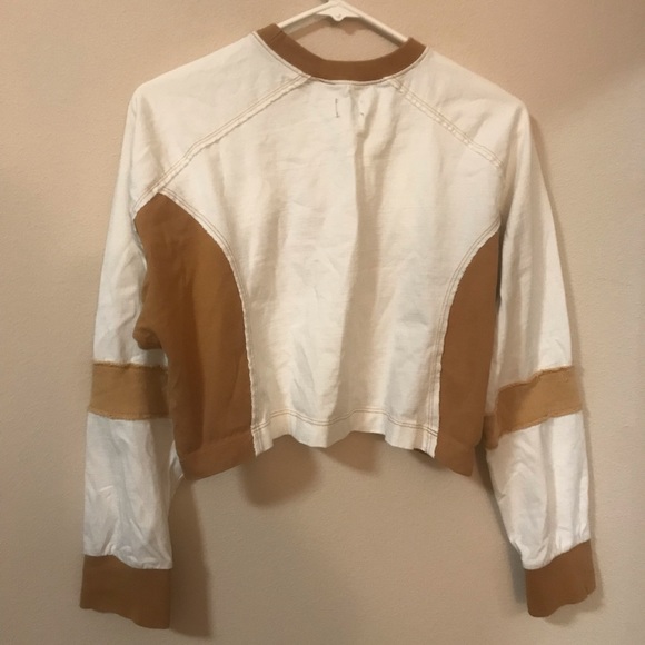 Nordstrom BDG Like New Short Length Tops Tan & White color combination Beautiful - Picture 4 of 4